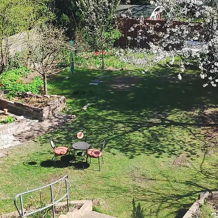 Mini-apartment Ruhig Und Verkehrsgünstig In *